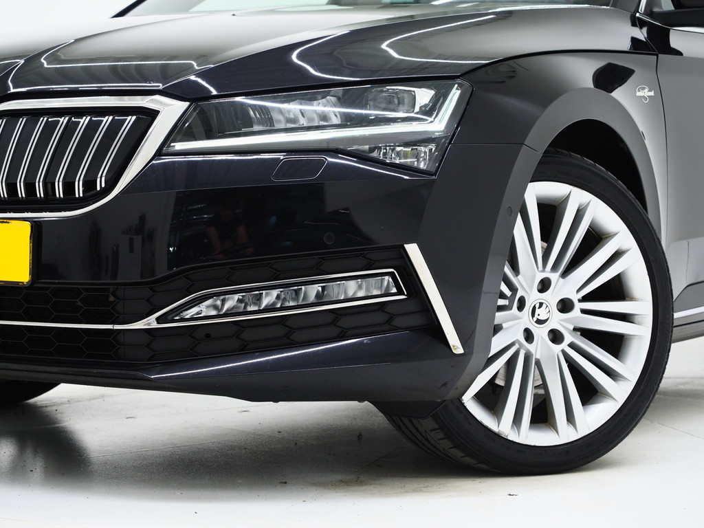 Škoda Superb Combi 1.4 TSI iV Laurin & Klement 5