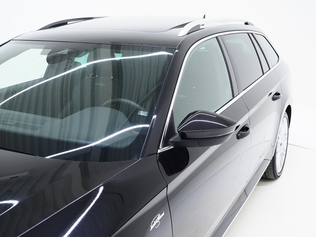 Škoda Superb Combi 1.4 TSI iV Laurin & Klement 59
