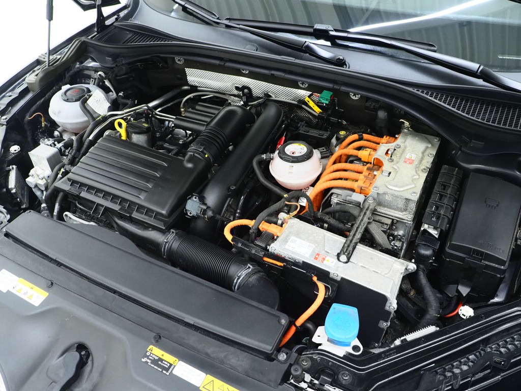 Škoda Superb Combi 1.4 TSI iV Laurin & Klement 6