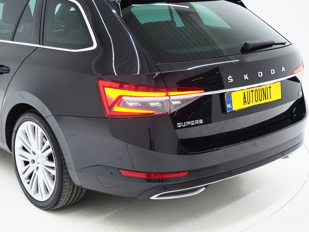 Škoda Superb Combi 1.4 TSI iV Laurin & Klement 60