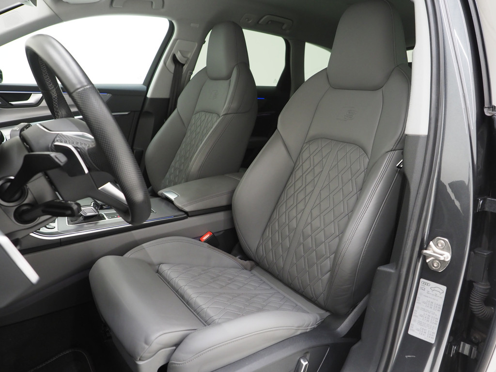 Audi A6 Avant 55 TFSI e quattro Competition Full Black 3