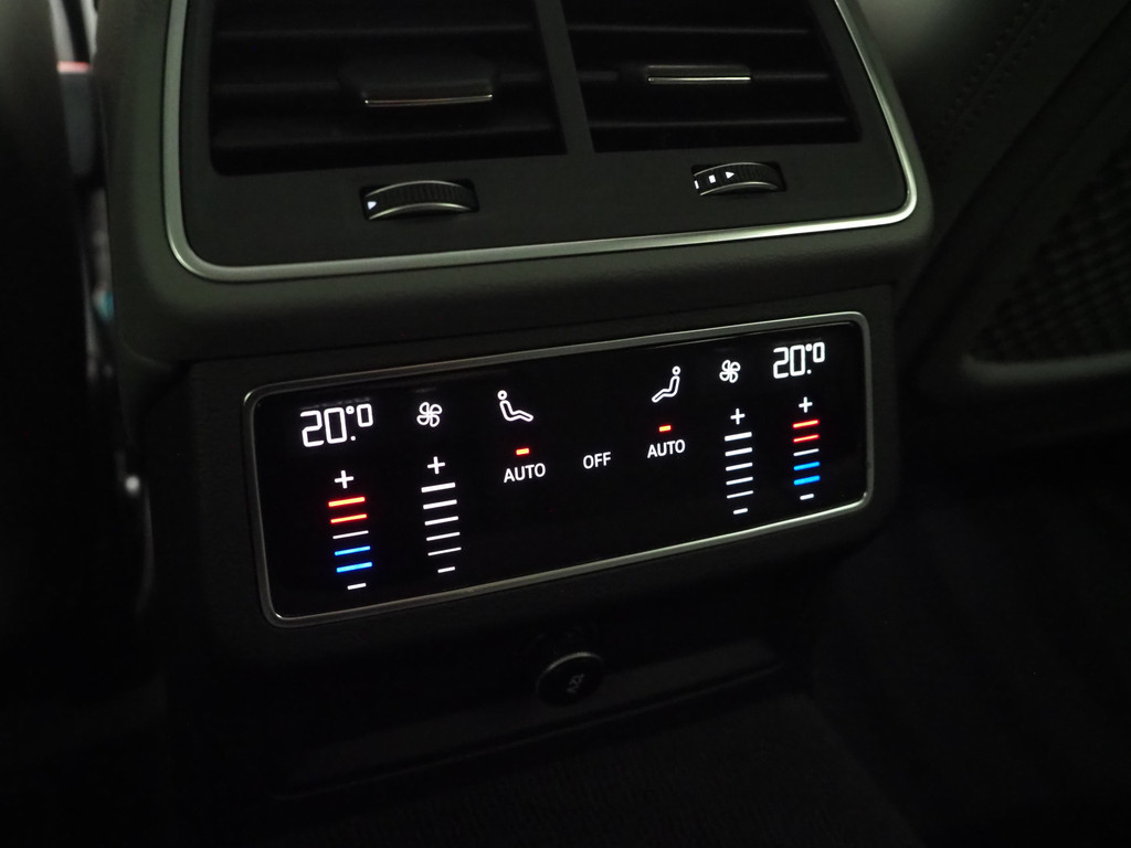 Audi A6 Avant 55 TFSI e quattro Competition Full Black 39