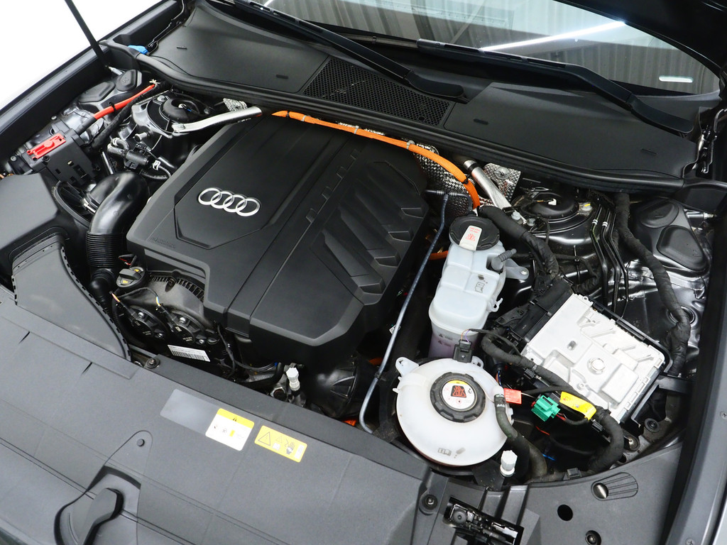 Audi A6 Avant 55 TFSI e quattro Competition Full Black 50