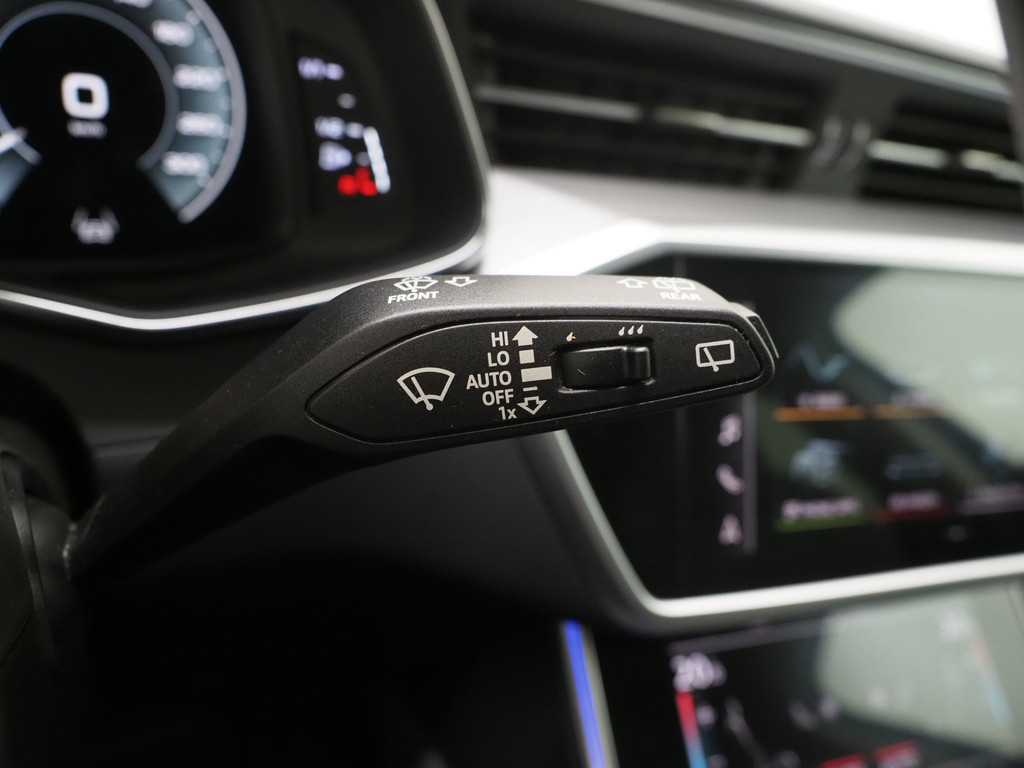 Audi A6 Avant 55 TFSI e quattro Competition Full Black 70