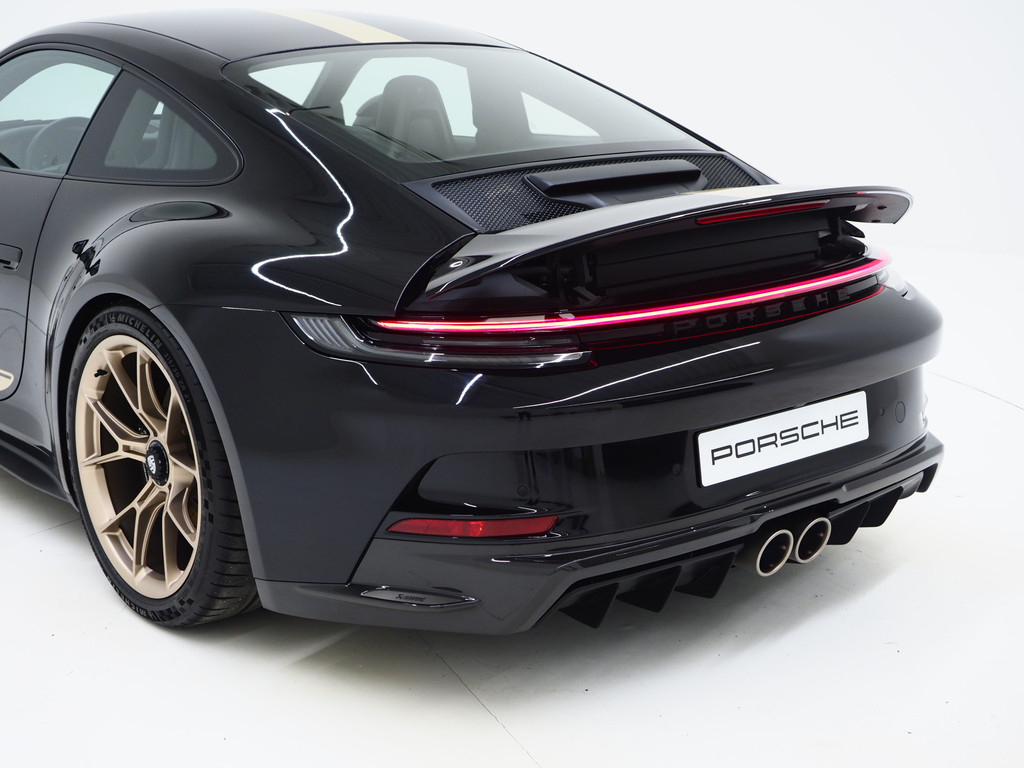 Porsche 911 4.0 GT3 Touring 15