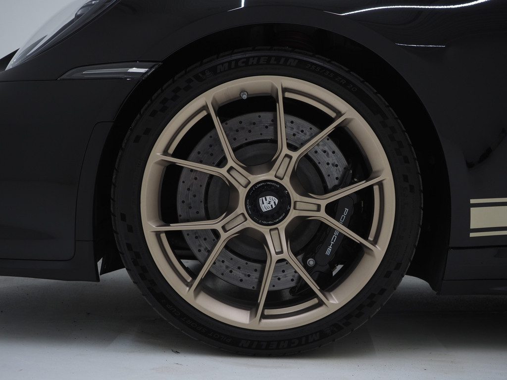 Porsche 911 4.0 GT3 Touring 18
