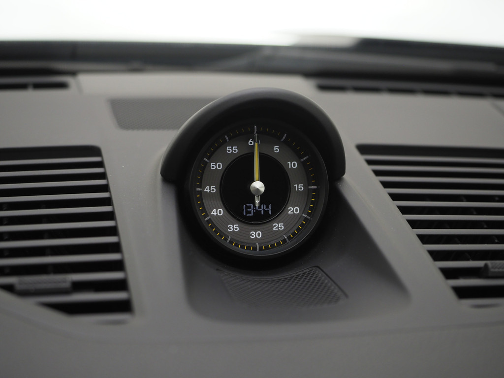 Porsche 911 4.0 GT3 Touring 45