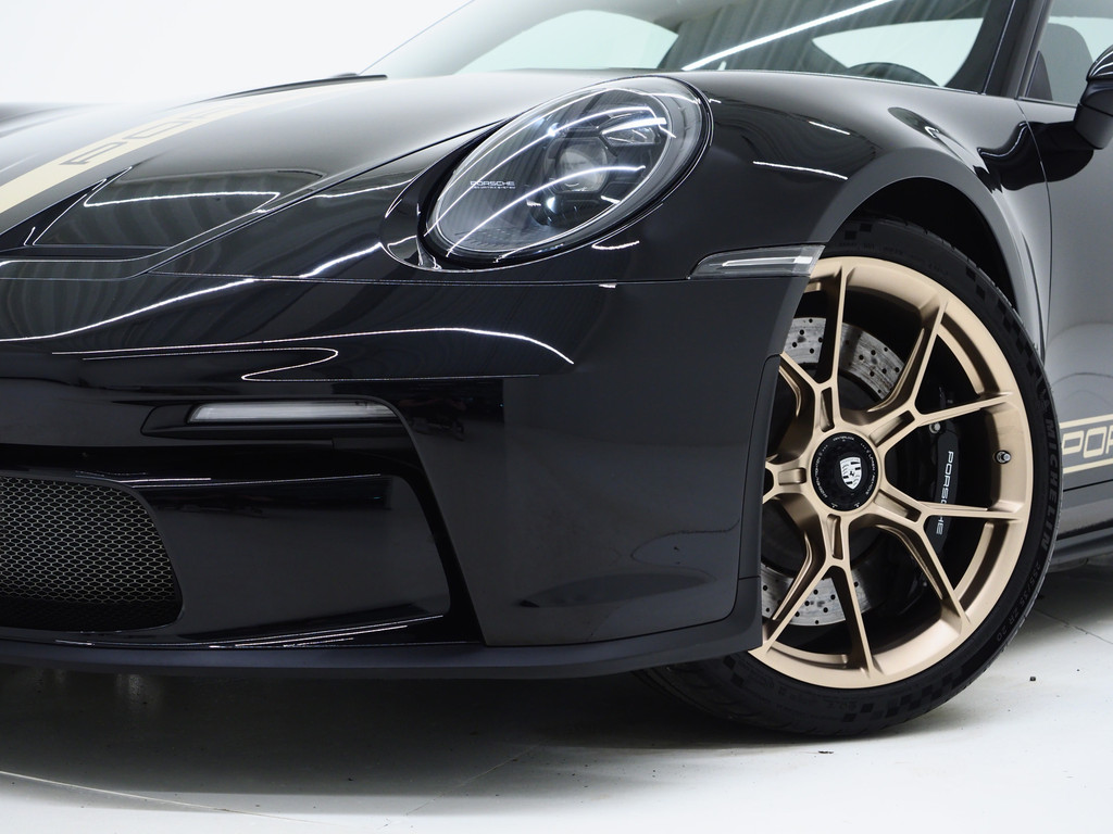 Porsche 911 4.0 GT3 Touring 6