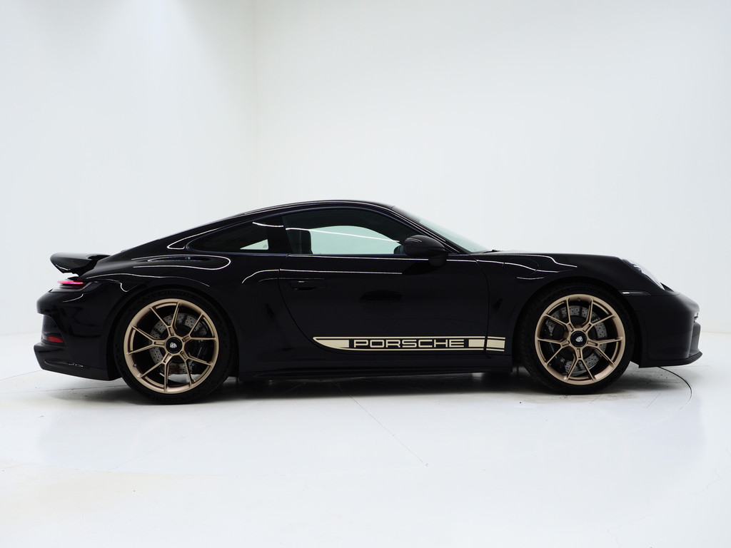 Porsche 911 4.0 GT3 Touring 69