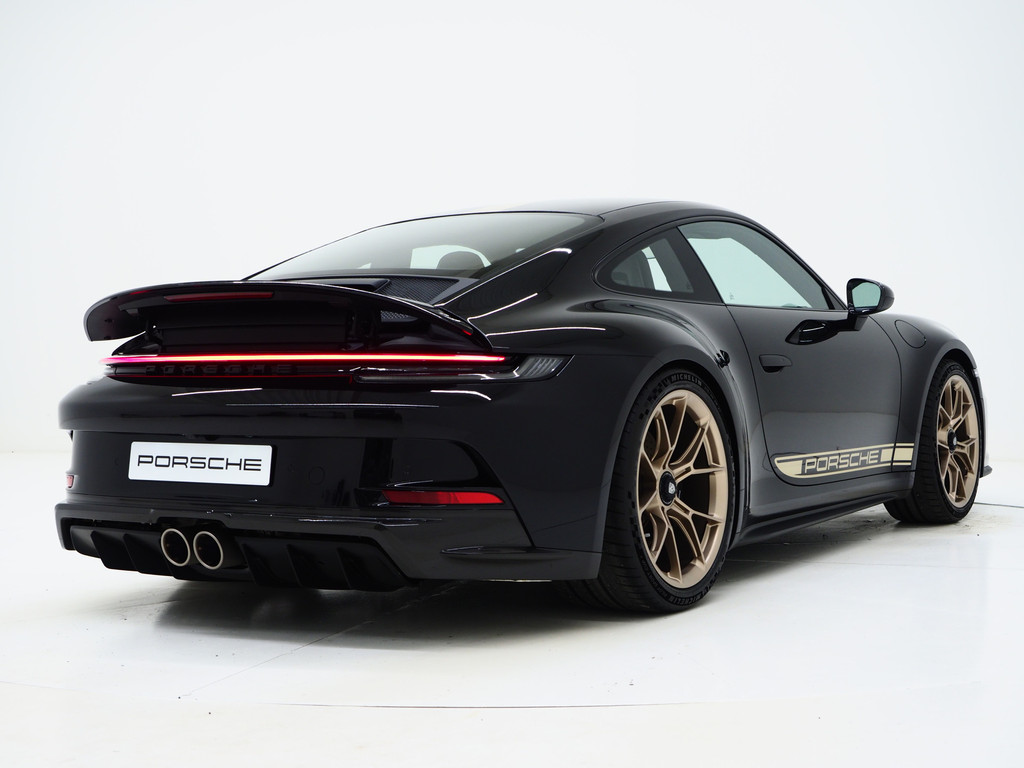 Porsche 911 4.0 GT3 Touring 9