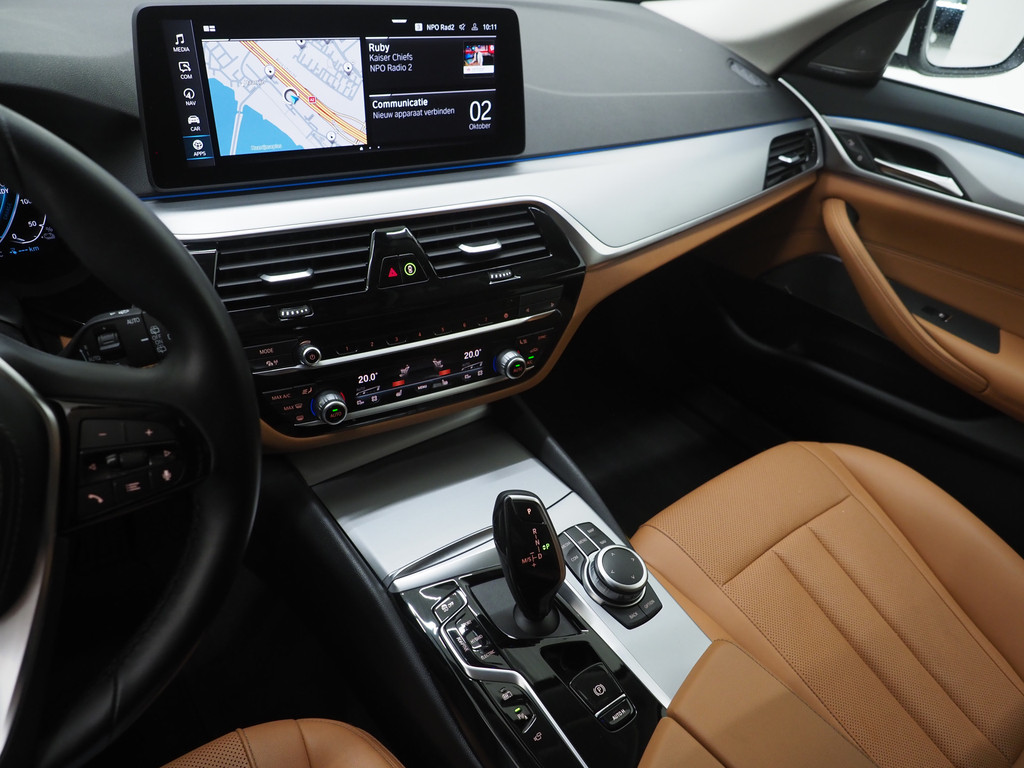 BMW 5 Serie Touring 530e High Executive 37