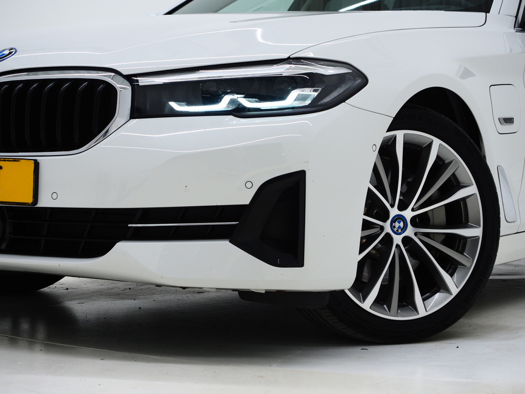BMW 5 Serie Touring 530e High Executive 49