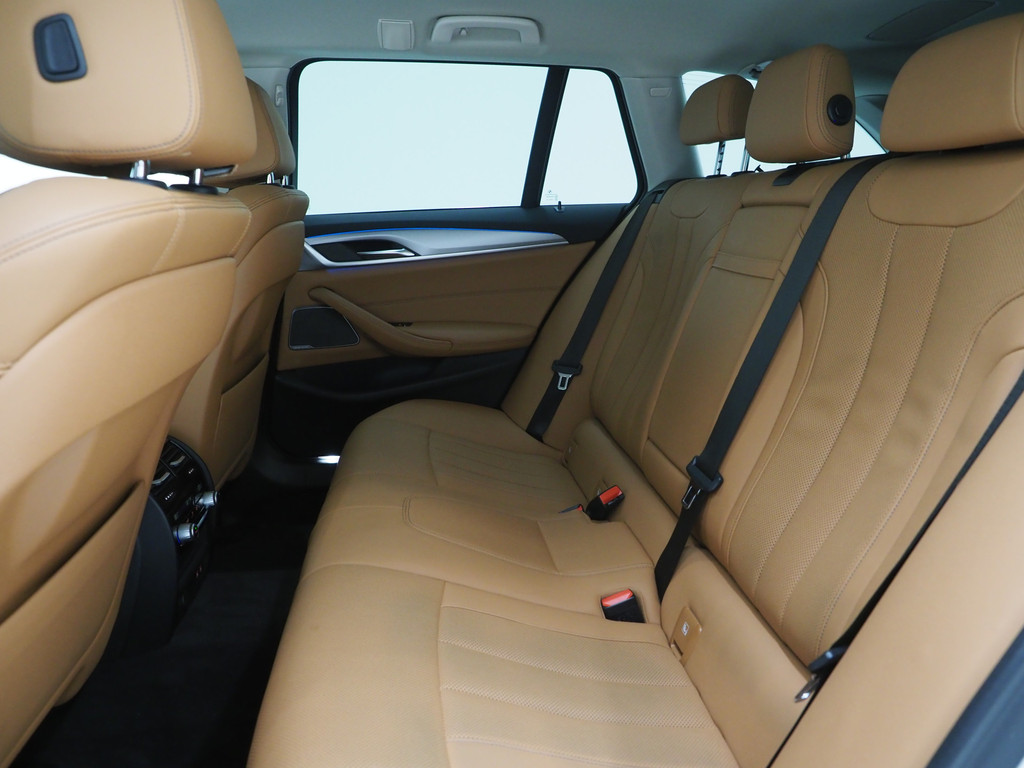 BMW 5 Serie Touring 530e High Executive 84