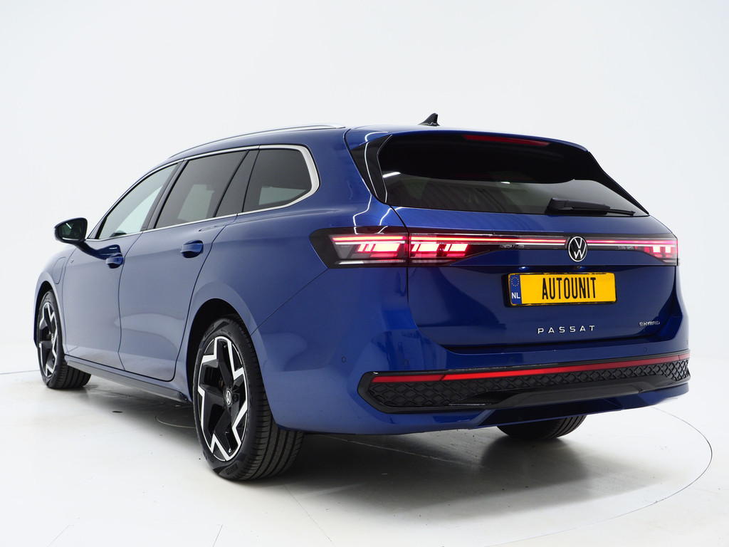Volkswagen Passat Variant 1.5 eHybrid R-Line Black 2