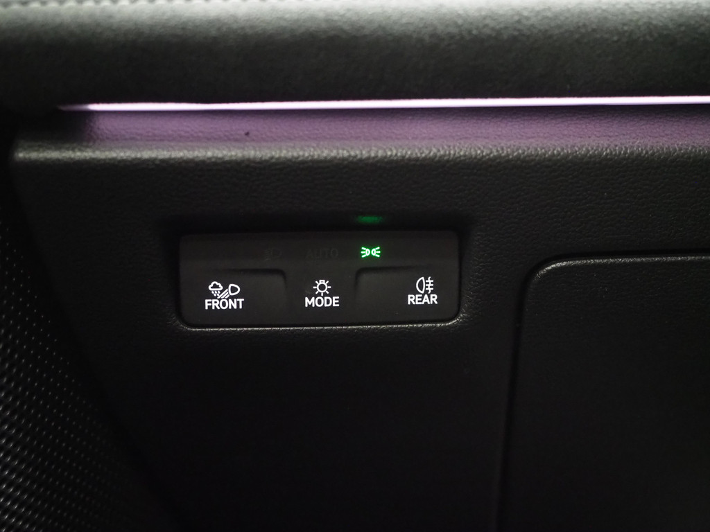Volkswagen Passat Variant 1.5 eHybrid R-Line Black 22