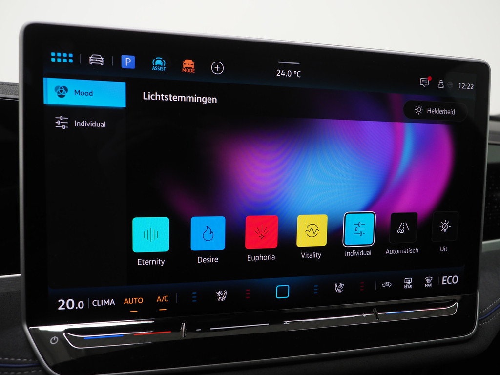Volkswagen Passat Variant 1.5 eHybrid R-Line Black 37