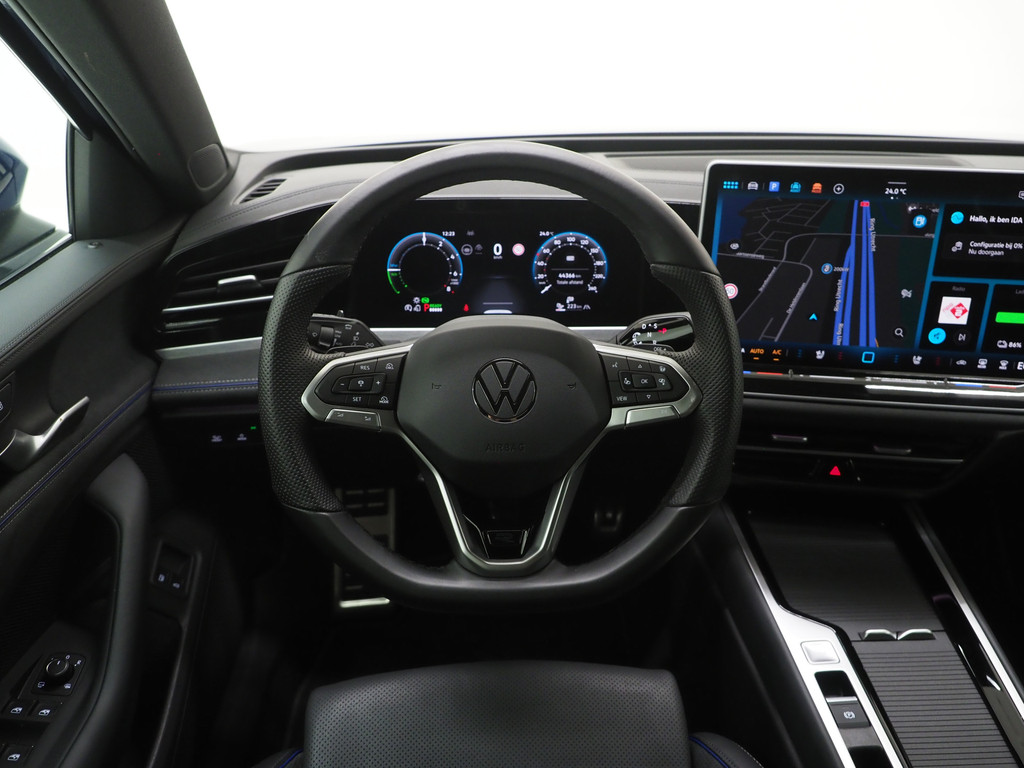 Volkswagen Passat Variant 1.5 eHybrid R-Line Black 43