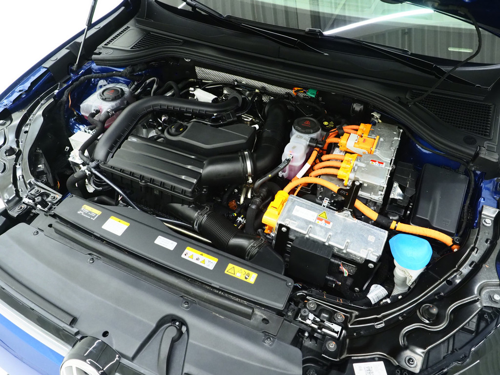 Volkswagen Passat Variant 1.5 eHybrid R-Line Black 6