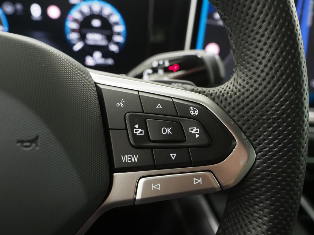 Volkswagen Passat Variant 1.5 eHybrid R-Line Black 74