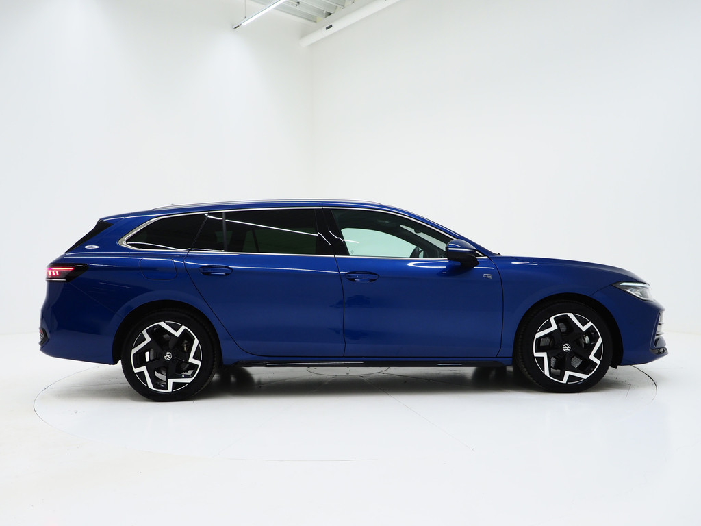 Volkswagen Passat Variant 1.5 eHybrid R-Line Black 9