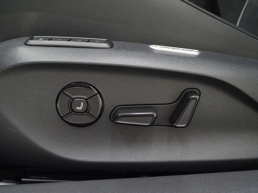 Volkswagen Passat Variant 1.5 eHybrid Business 18