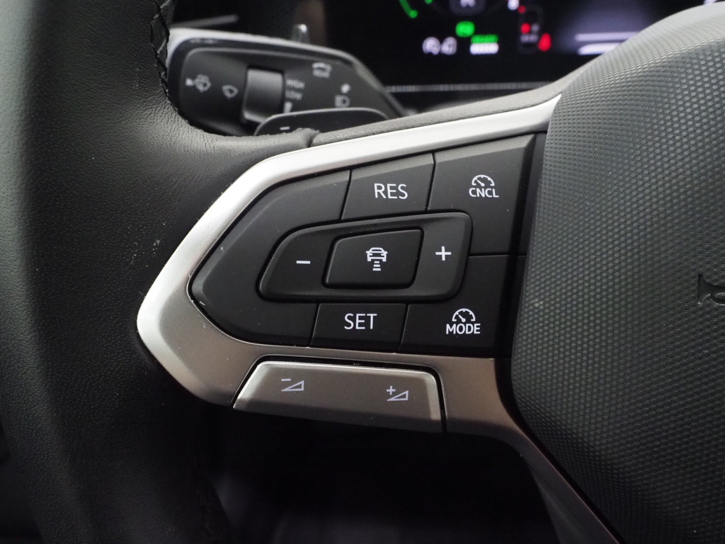 Volkswagen Passat Variant 1.5 eHybrid Business 22