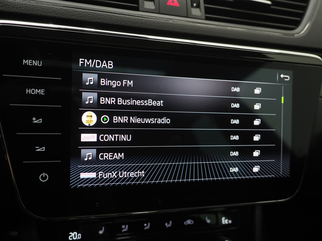 Škoda Superb Combi 1.4 TSI iV Sportline 27