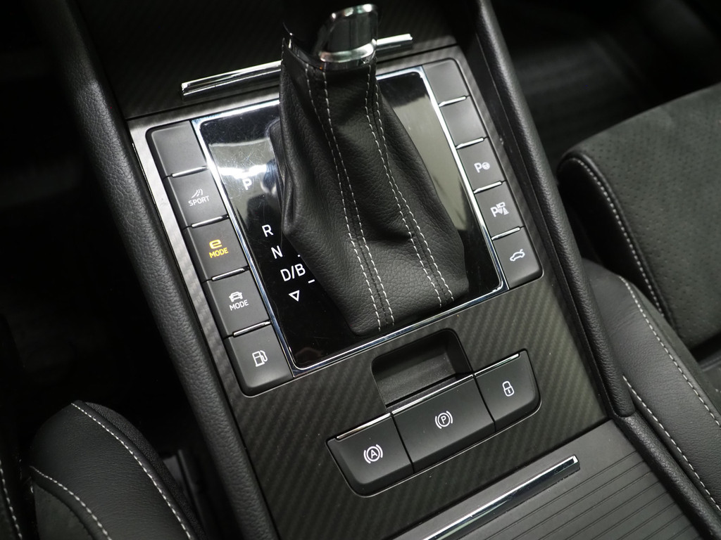Škoda Superb Combi 1.4 TSI iV Sportline 34