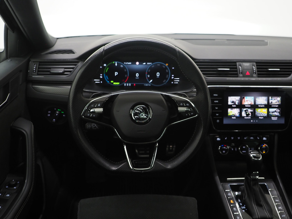 Škoda Superb Combi 1.4 TSI iV Sportline 37