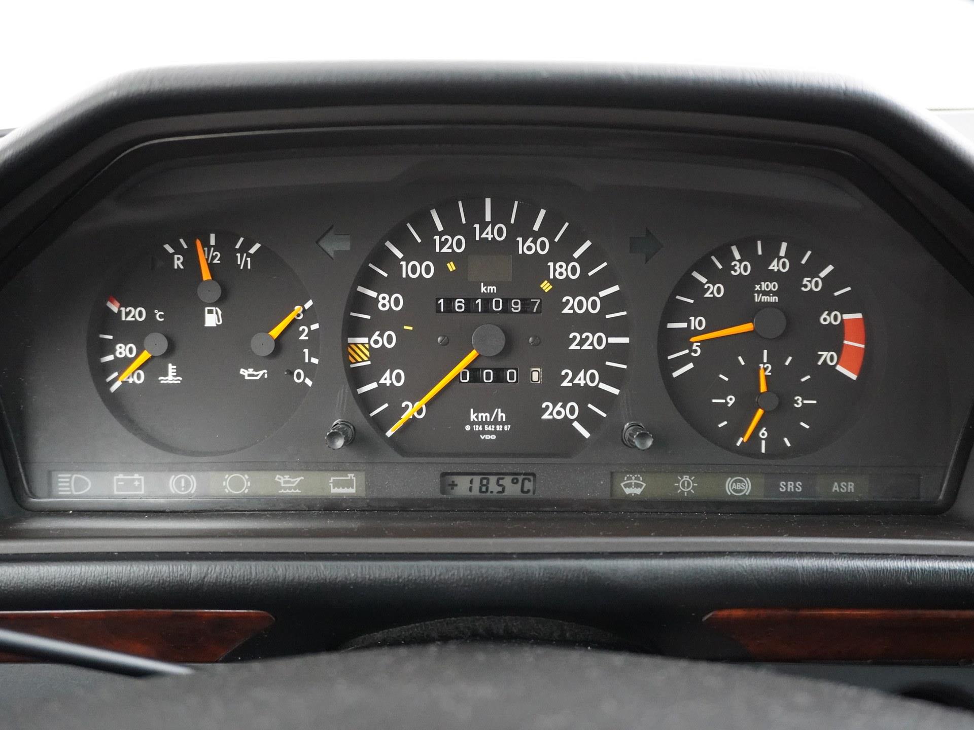 Mercedes-Benz E-Klasse E500 500E Schuifdak Becker Navigatie Leder Cruise 21