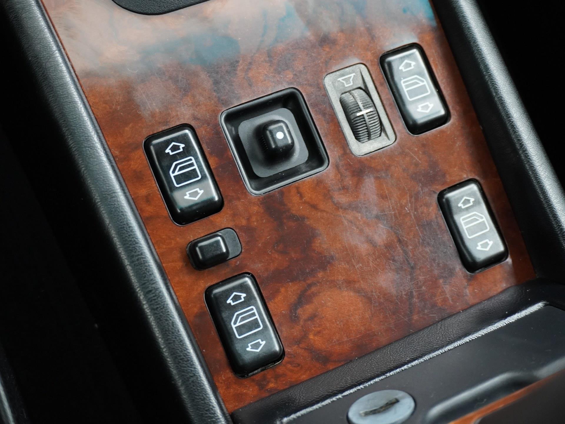 Mercedes-Benz E-Klasse E500 500E Schuifdak Becker Navigatie Leder Cruise 24