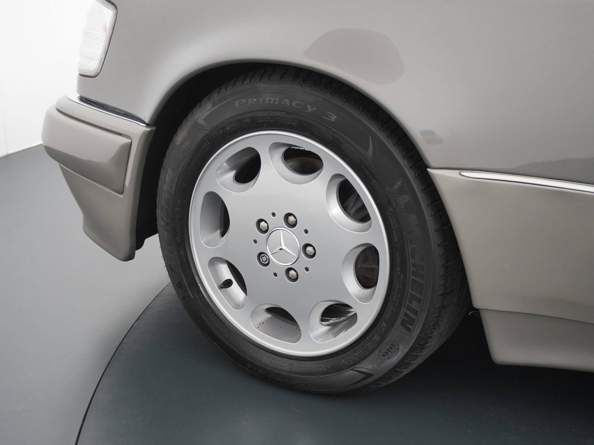 Mercedes-Benz E-Klasse E500 500E Schuifdak Becker Navigatie Leder Cruise 7