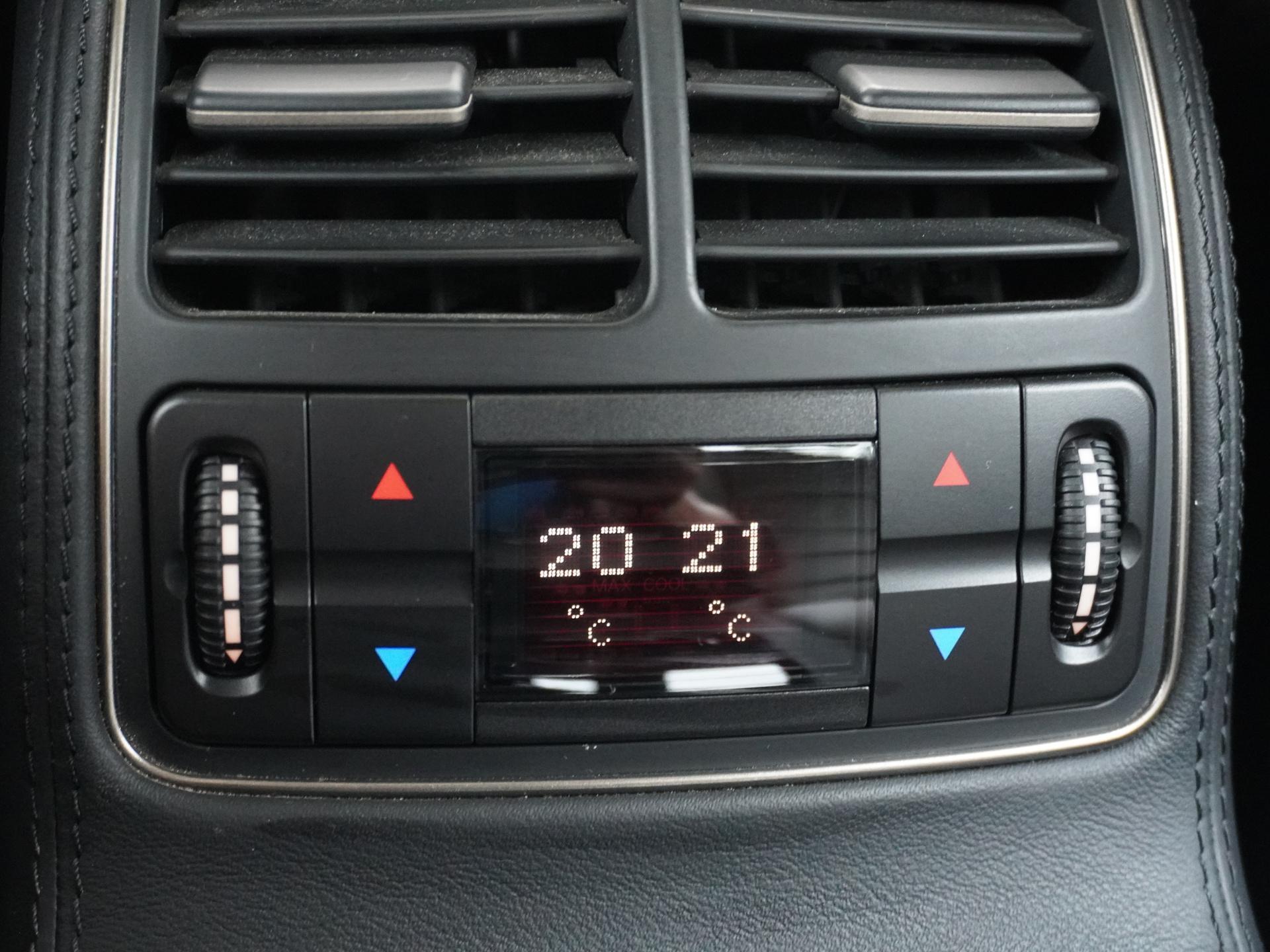 Mercedes-Benz CLS-Klasse AMG 55 23