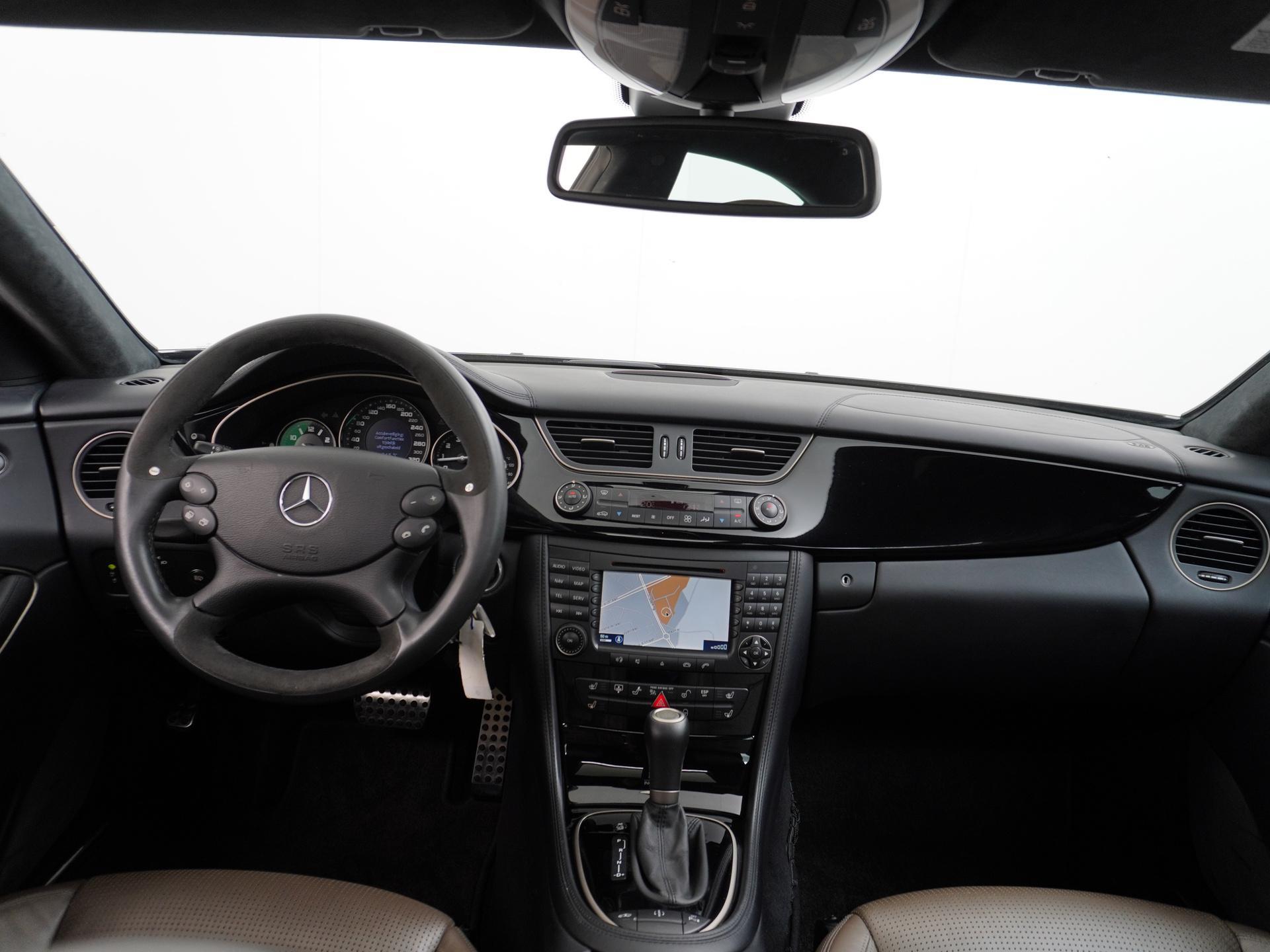 Mercedes-Benz CLS-Klasse AMG 55 24