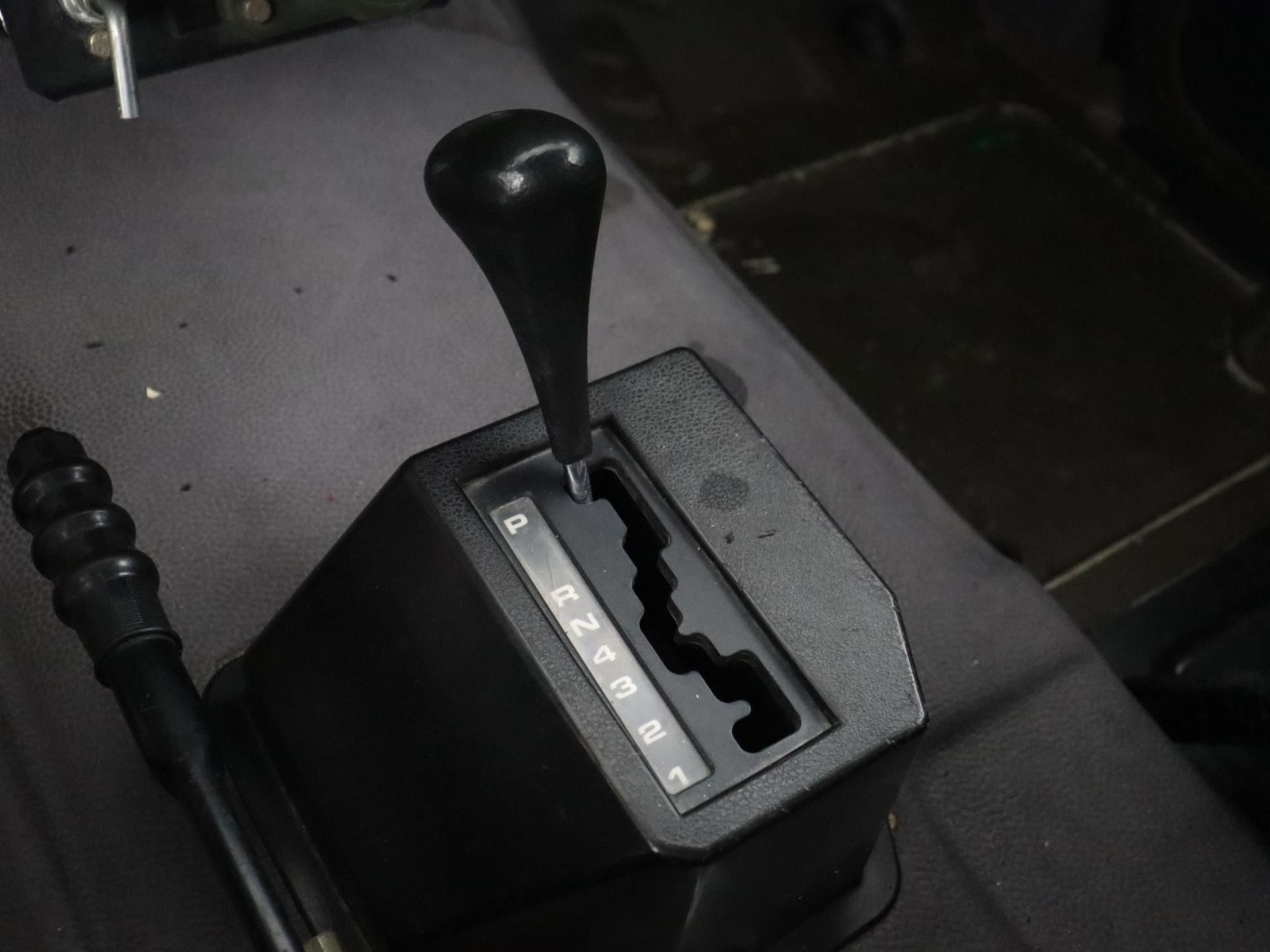 Mercedes-Benz 200-serie 230 GE 18