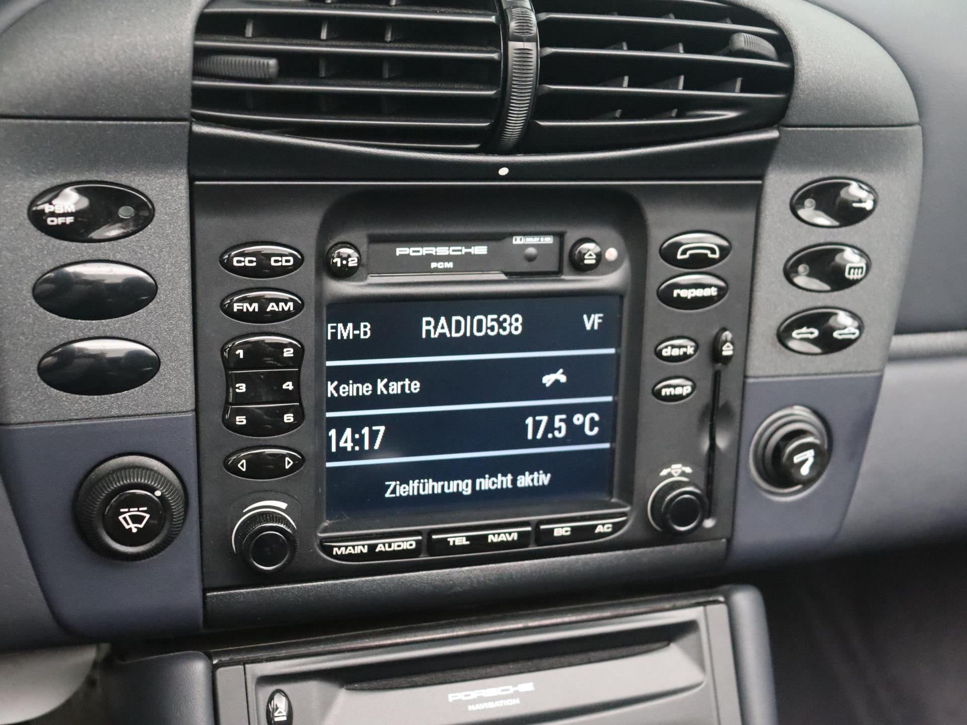 Porsche 911 Cabrio 3.4 Carrera 4 11