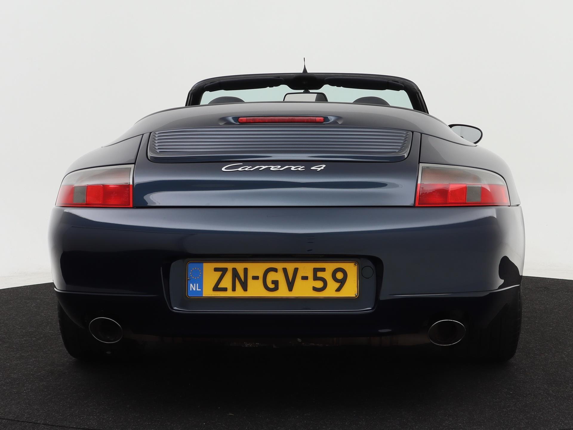Porsche 911 Cabrio 3.4 Carrera 4 19