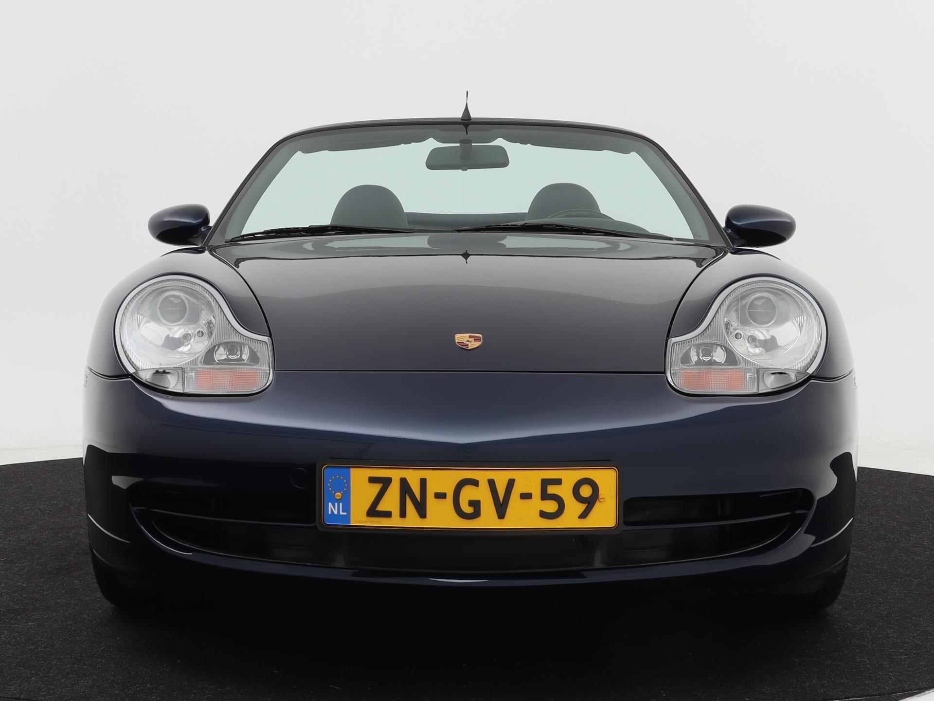 Porsche 911 Cabrio 3.4 Carrera 4 21
