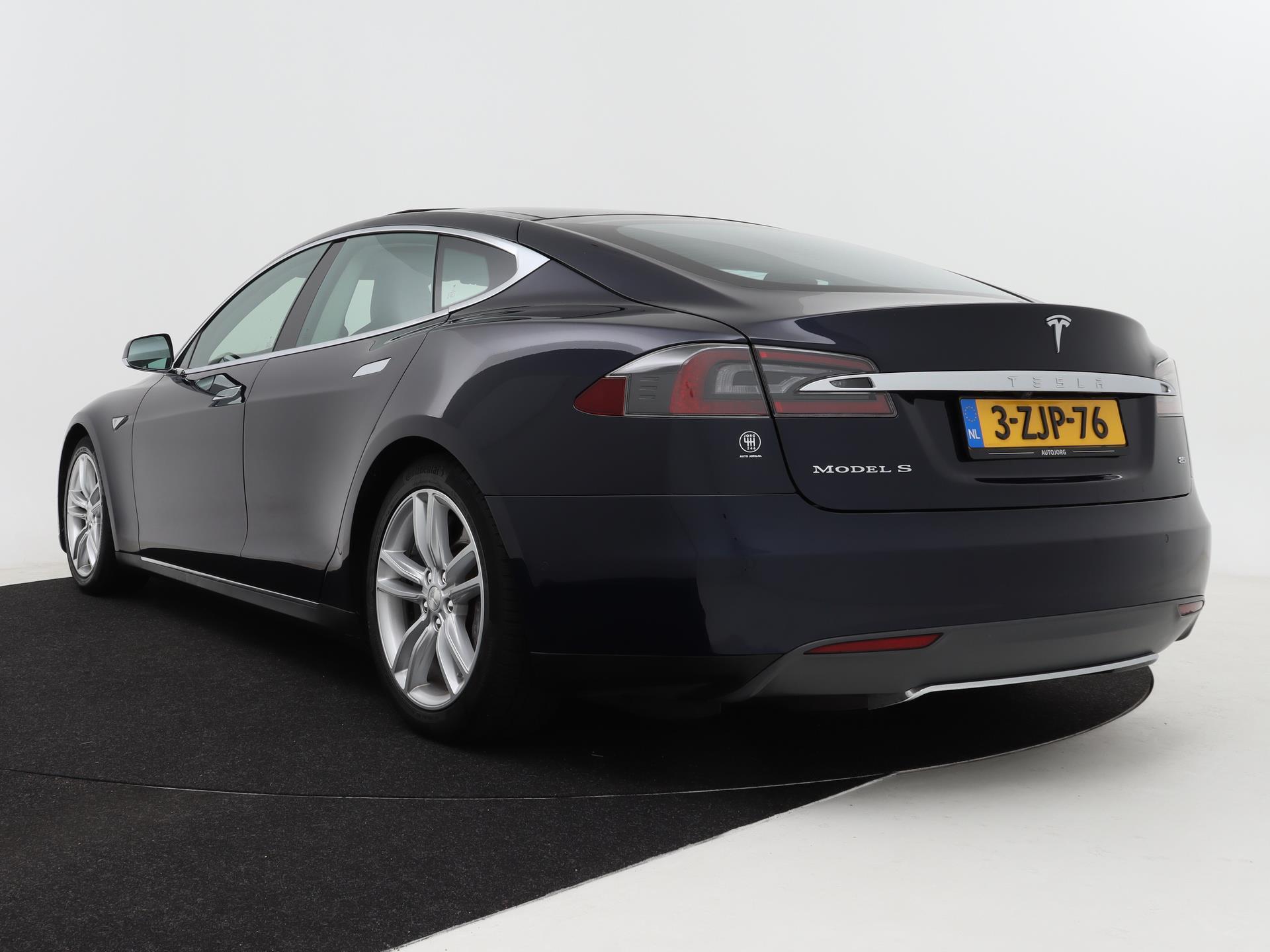 Tesla Model S 85 Base 1