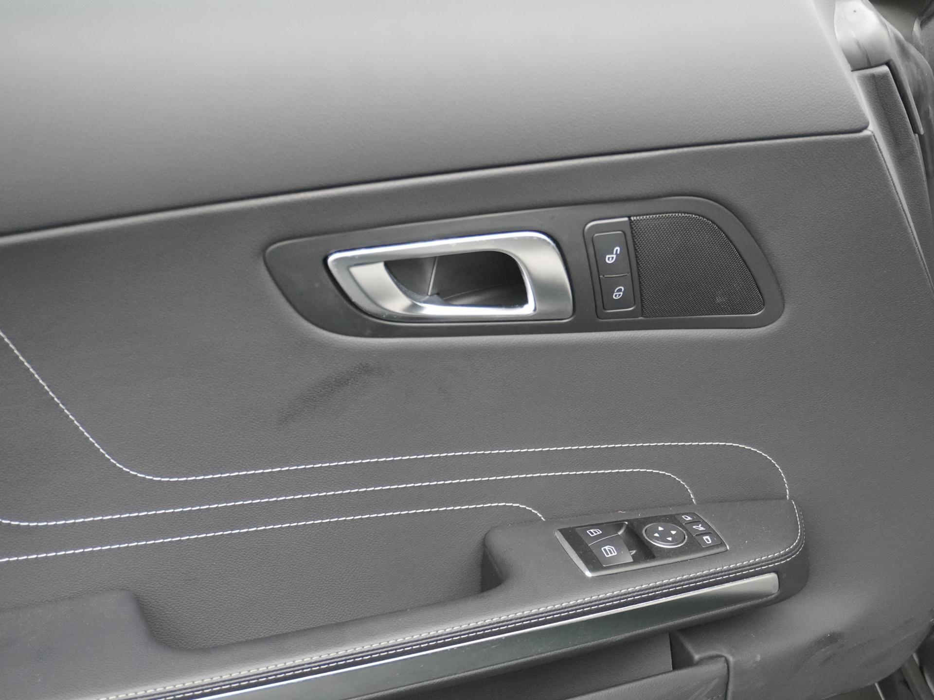 Mercedes-Benz SLS Roadster 6.3 AMG 18