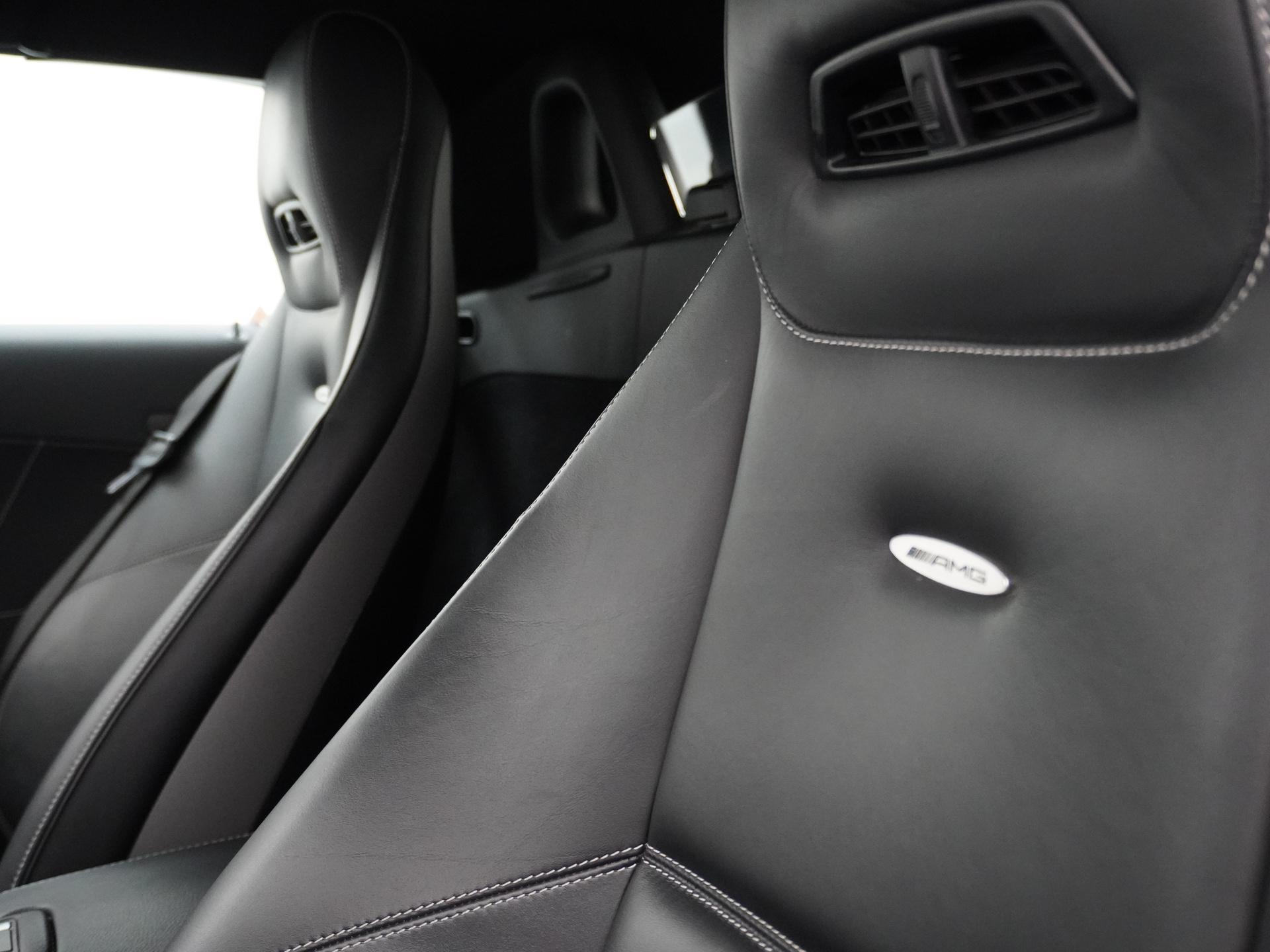 Mercedes-Benz SLS Roadster 6.3 AMG 22