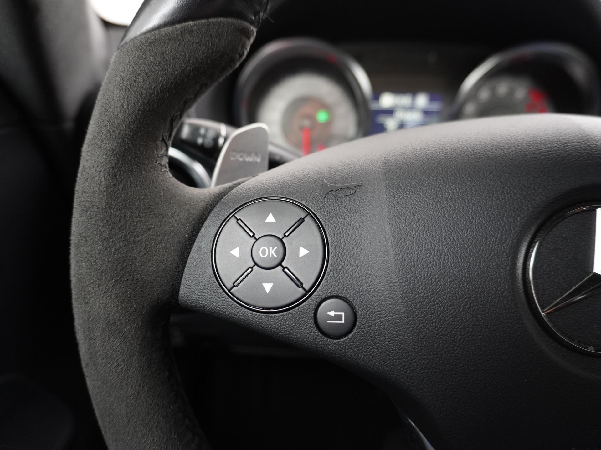 Mercedes-Benz SLS Roadster 6.3 AMG 26