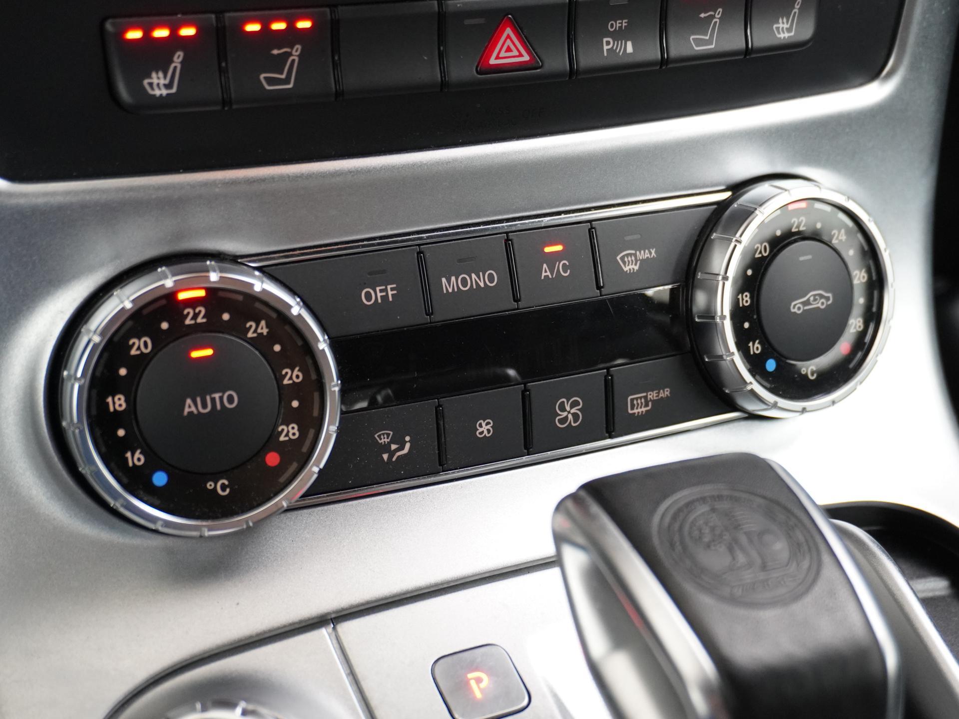 Mercedes-Benz SLS Roadster 6.3 AMG 34