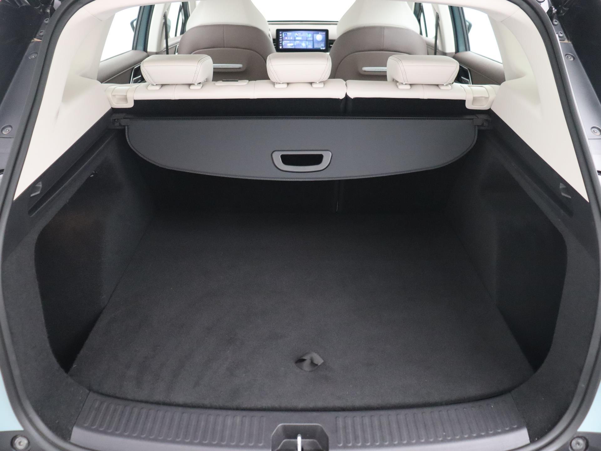 Aiways U5 63kWh Showroom 12