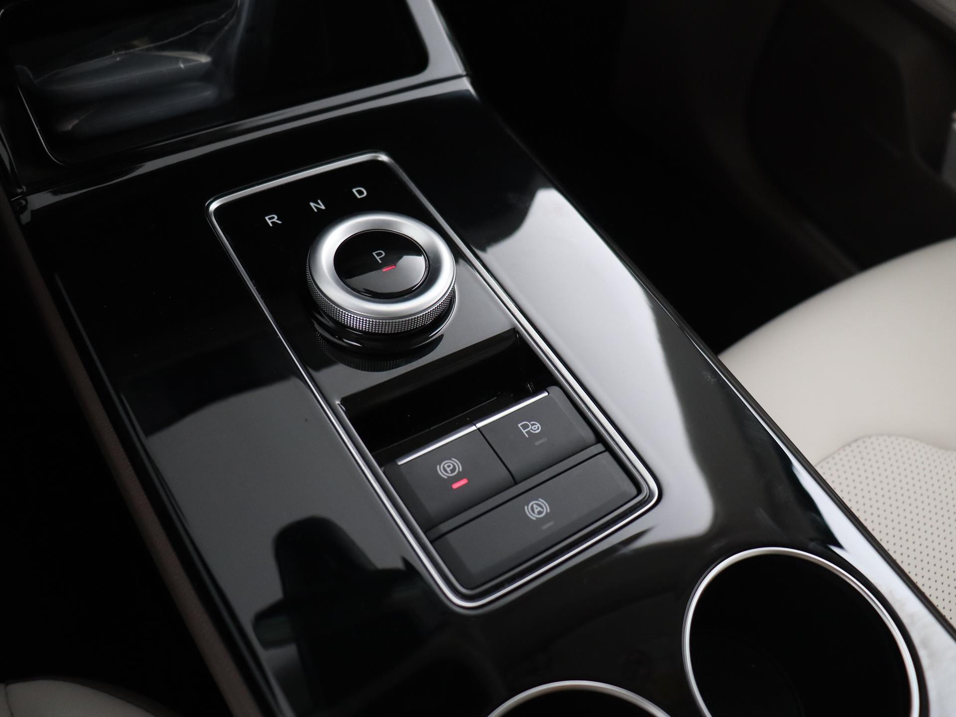 Aiways U5 63kWh Showroom 23