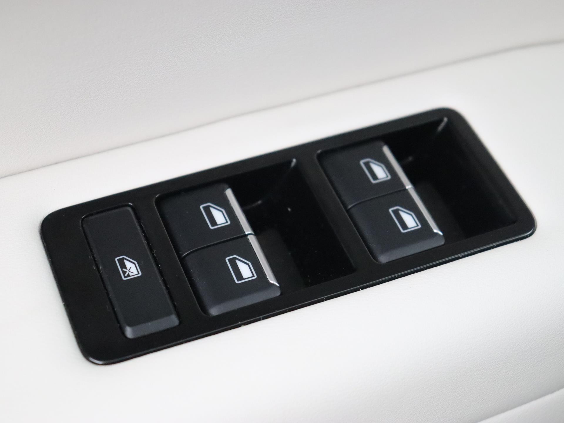 Aiways U5 63kWh Showroom 29