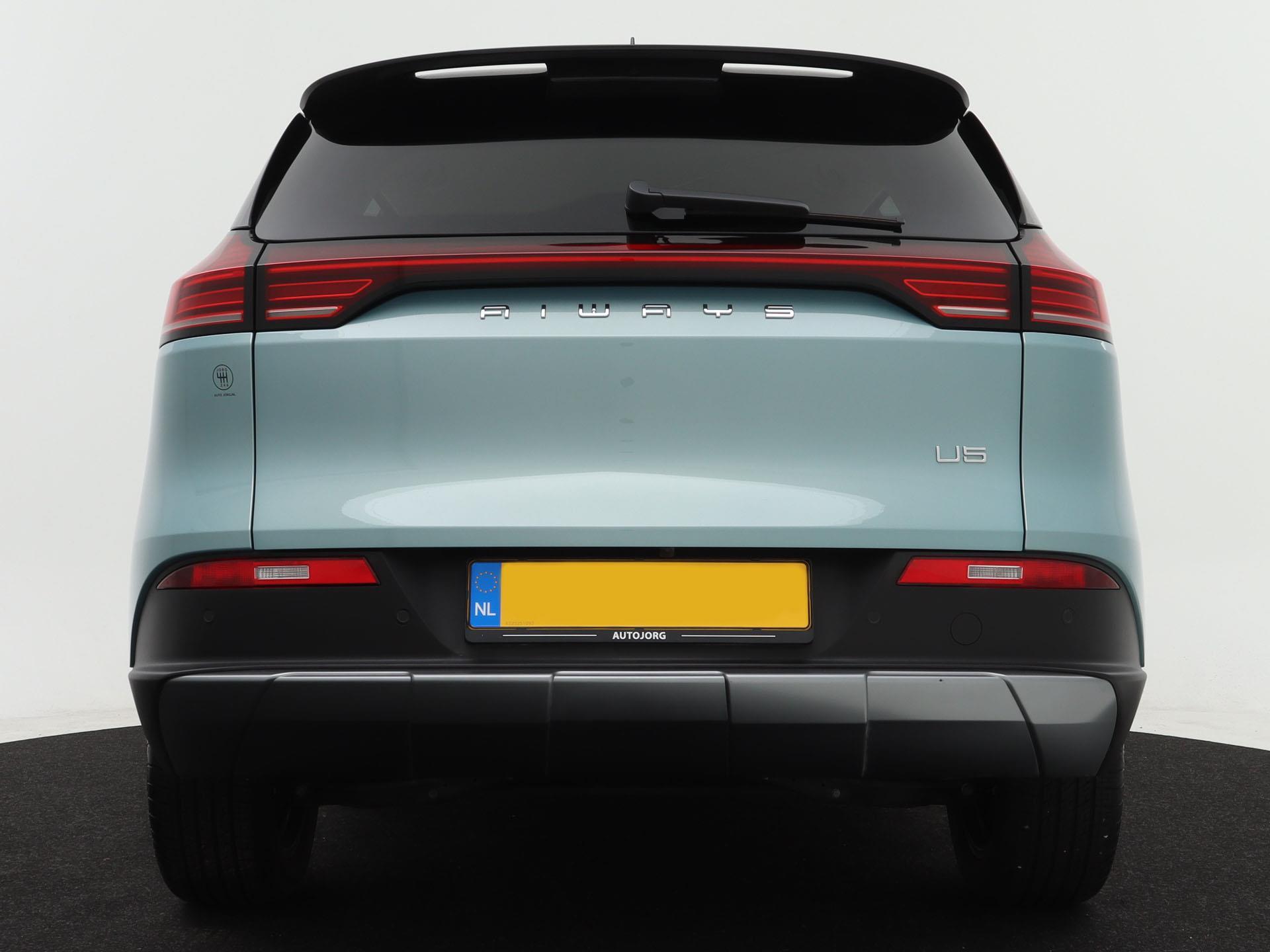 Aiways U5 63kWh Showroom 32