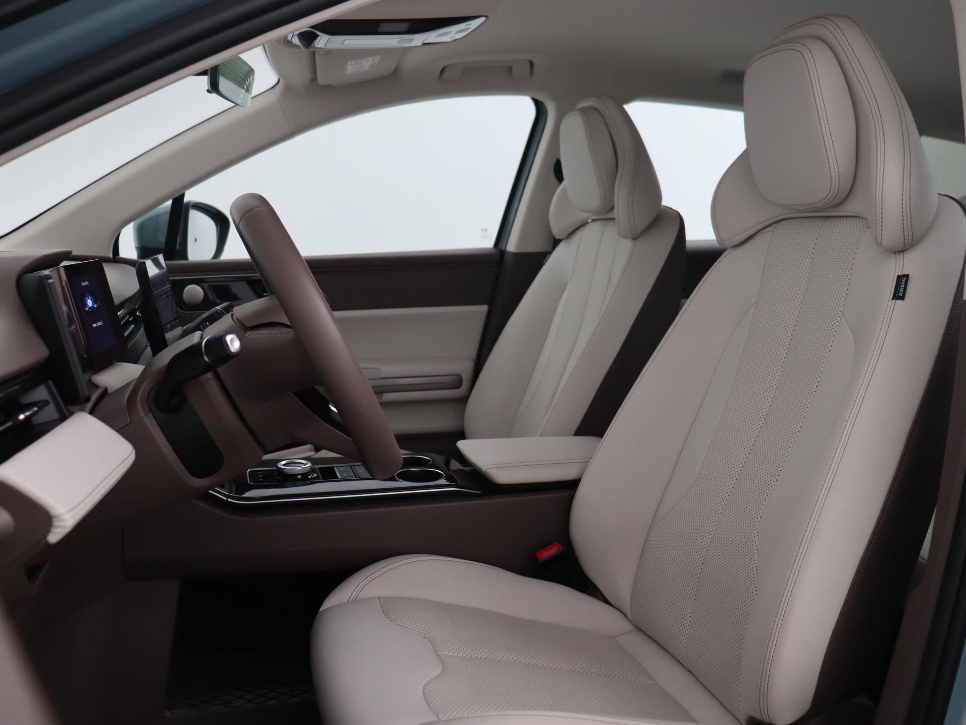 Aiways U5 63kWh Showroom 7