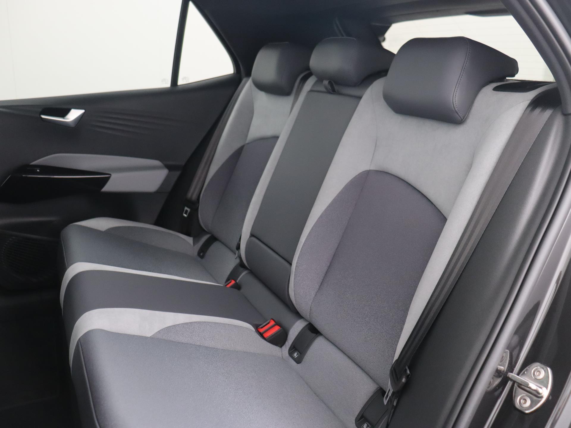 Volkswagen ID.3 First Max 58 kWh 15