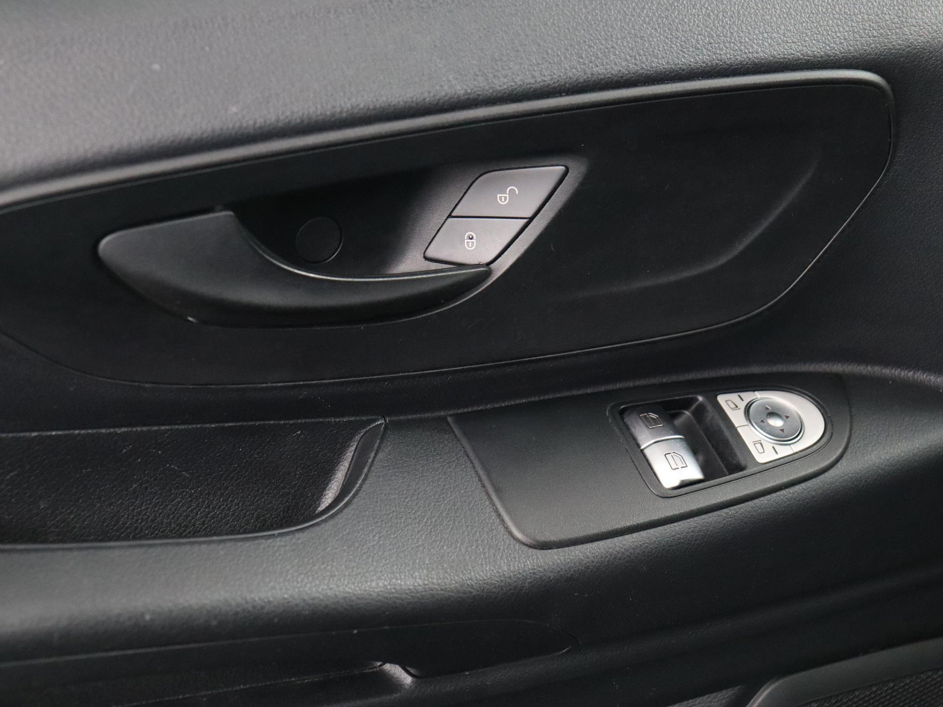 Mercedes-Benz Vito 114 CDI Lang Comfort 11